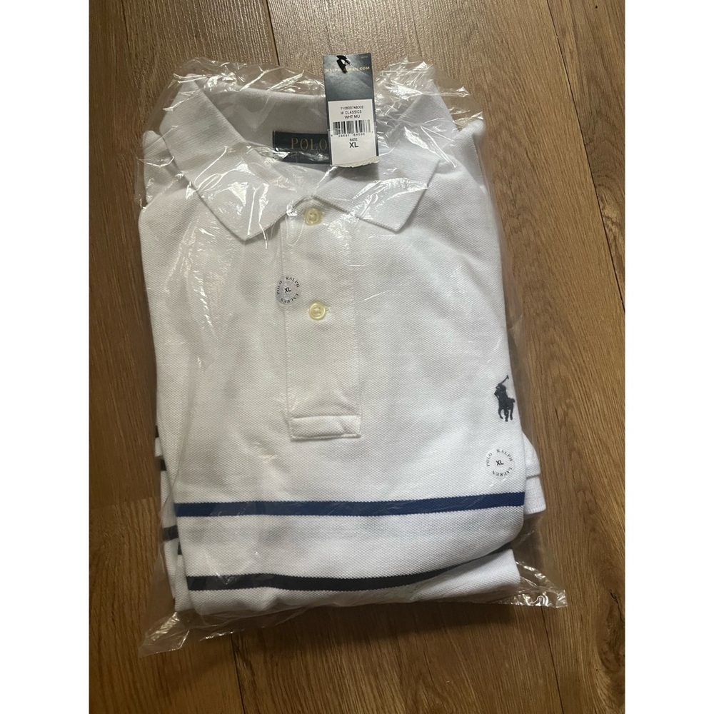 Men’s XL white stripe polo shirt